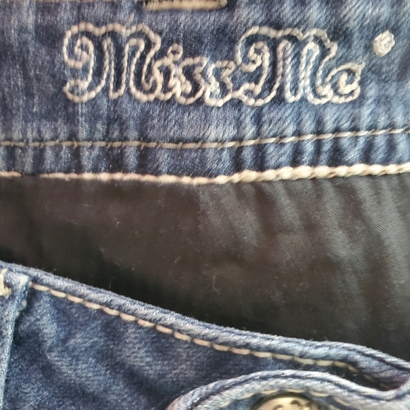 Miss Me Boot Embellished Bedazzled Back Pockets Blue Jeans - Picture 7 of 9